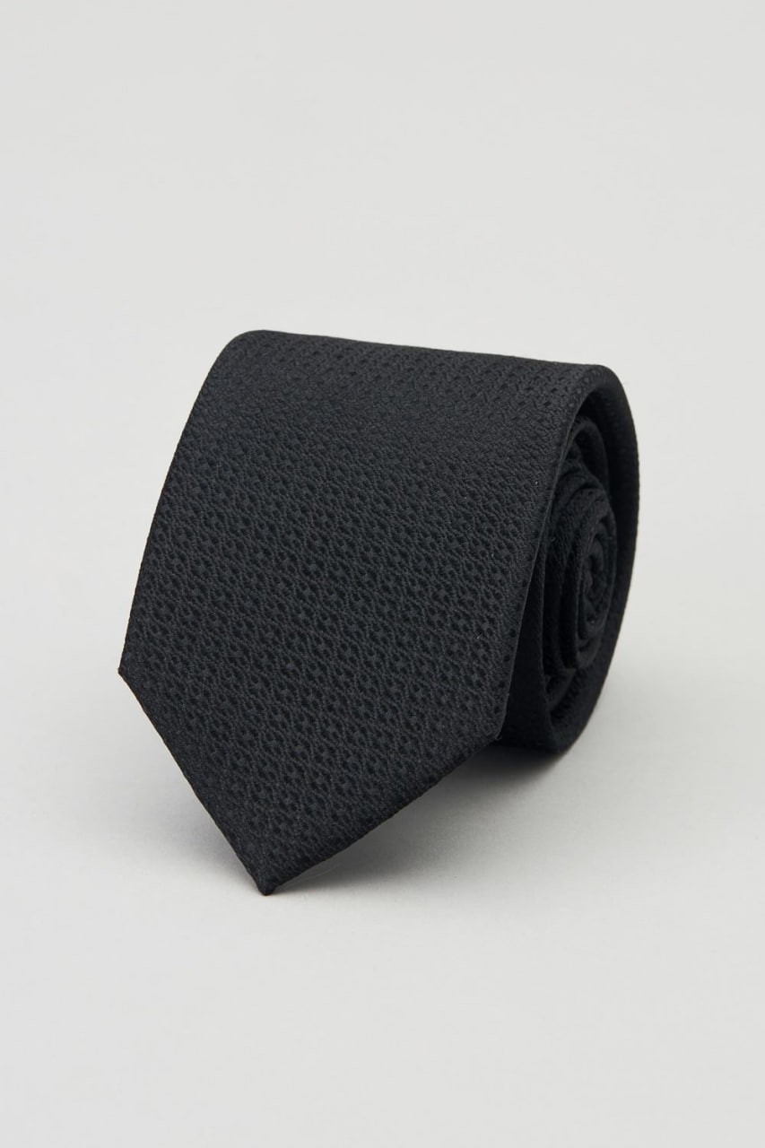 Textured tie